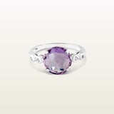 Anillo en oro blanco con amatista y 4 diamantes laterales